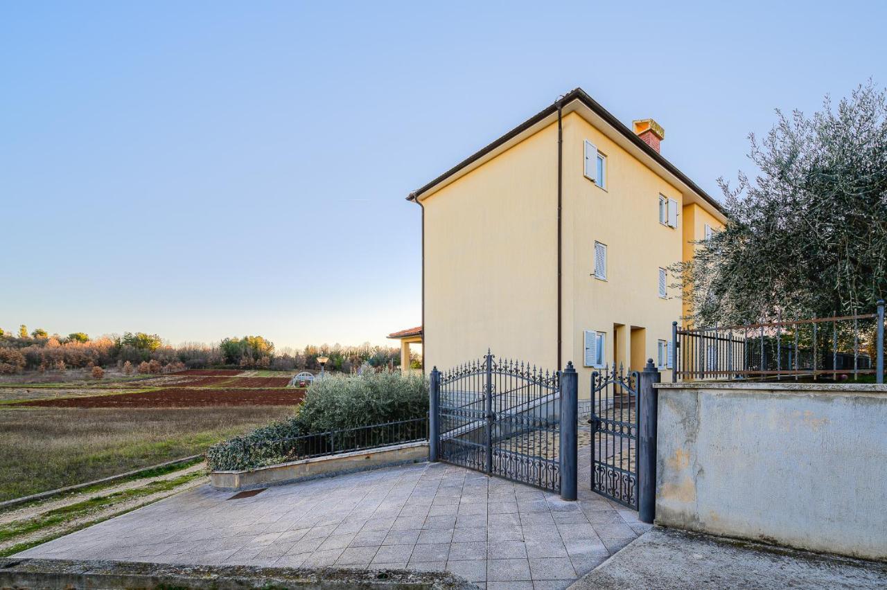 Stancija Amorozo 6 Appartement *