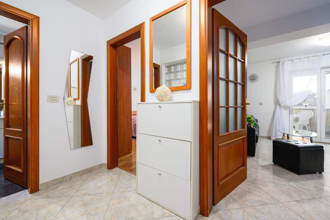 Stancija Amorozo 6 Apartment